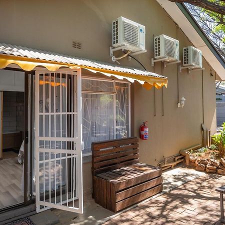 Cosy Cottages Guesthouse Potchefstroom Exterior photo