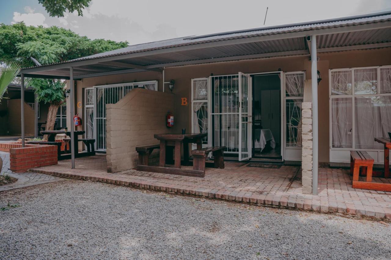 Cosy Cottages Guesthouse Potchefstroom Exterior photo